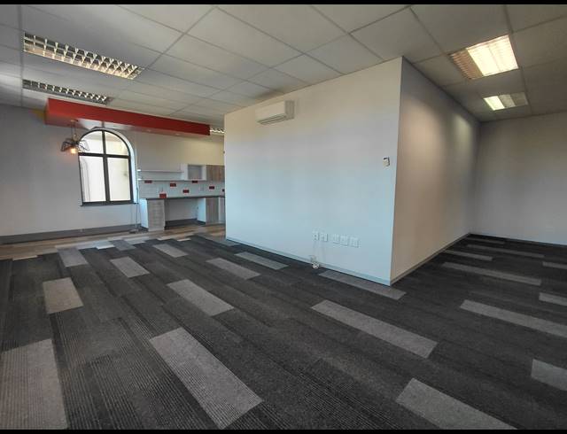 134M² OFFICE TO LET IN MAGALIESSIG